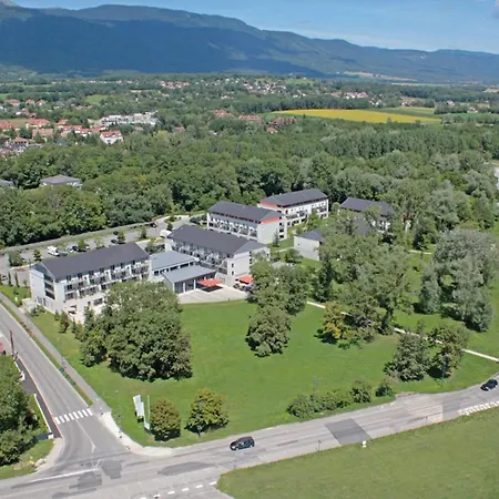 Wonderful La Du - One Bedroom, 4 People Apartment *