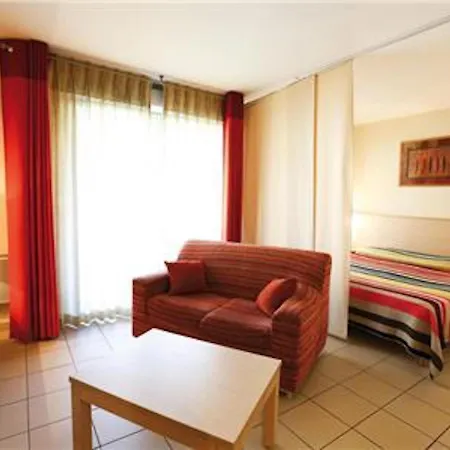Wonderful La Du - One Bedroom, 4 People Apartment